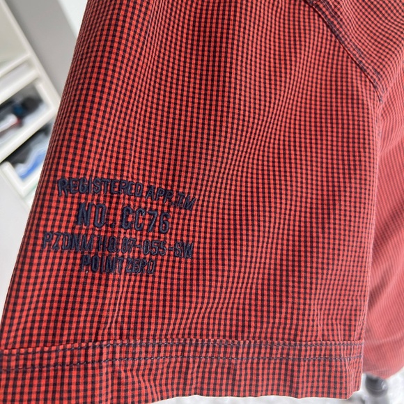 Pointe Zero Button Up Shirt - Picture 4 of 6